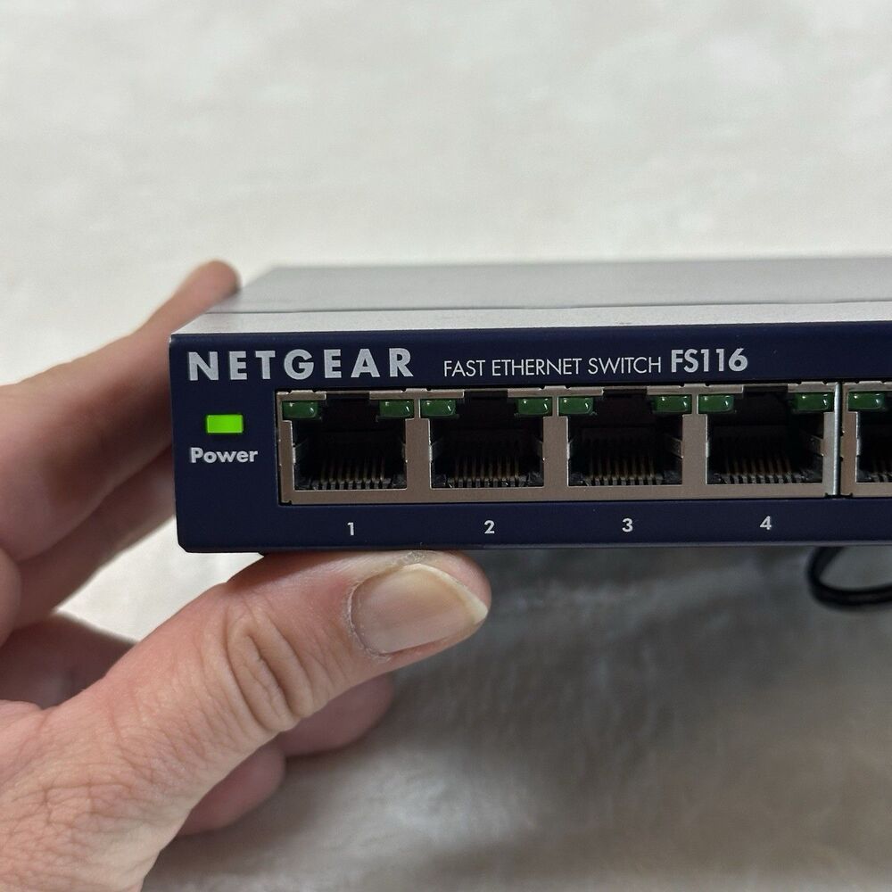 NETGEAR FS116 16-Port Fast Ethernet Switch 10/100 Mbps w/ Power Adapter Tested - Picture 2 of 11